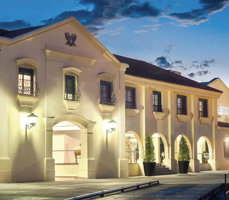 Frente-Bodega-noche-8-13